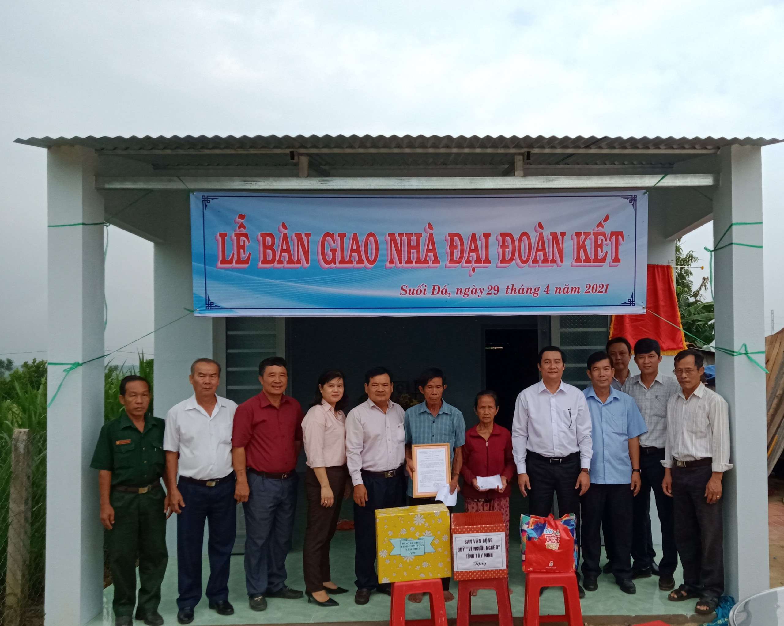 Huyện Dương Minh Châu  trao 02 nhà Đại đoàn kết trên địa bàn xã Suối Đá và xã Phan